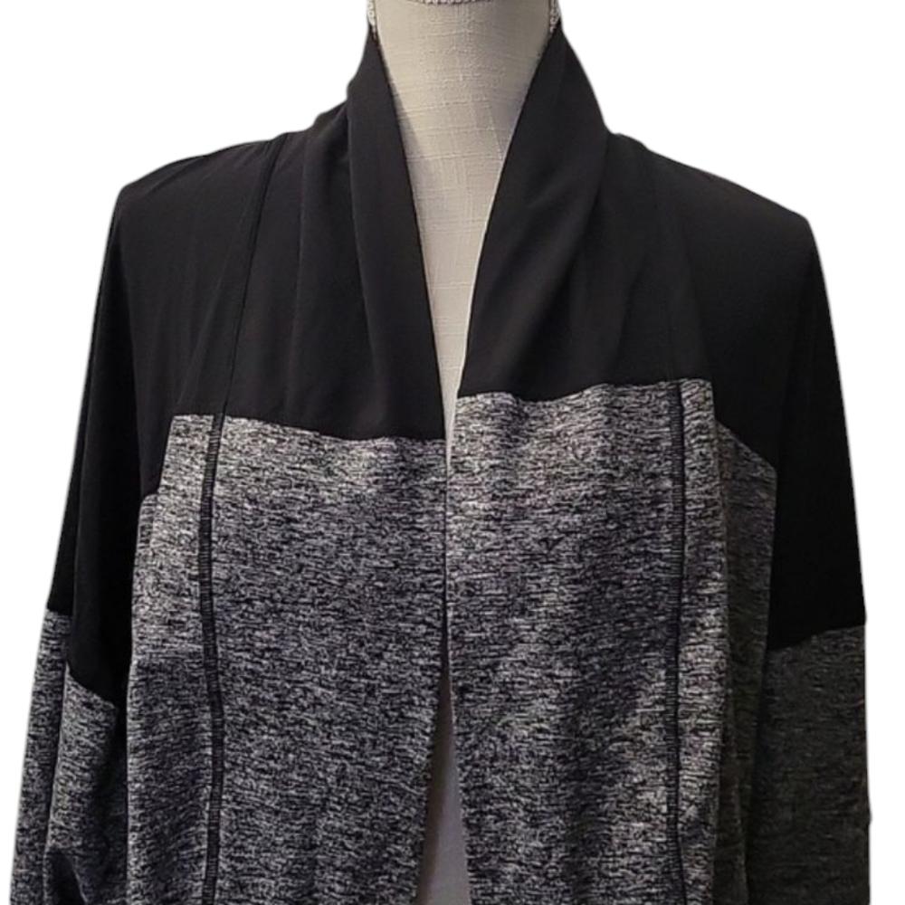 Zella Women's Black and Gray Sweater - Picture 2 of 6
